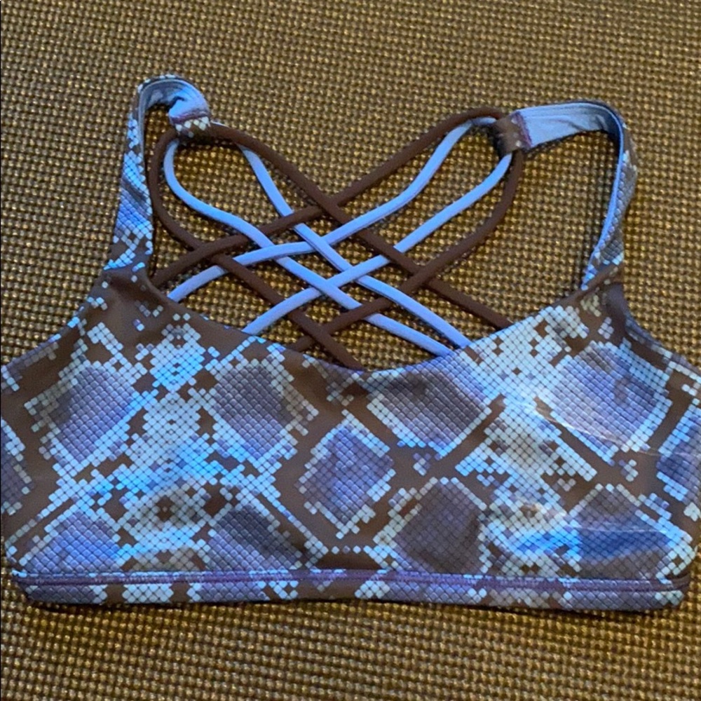 Lululemon sports bra